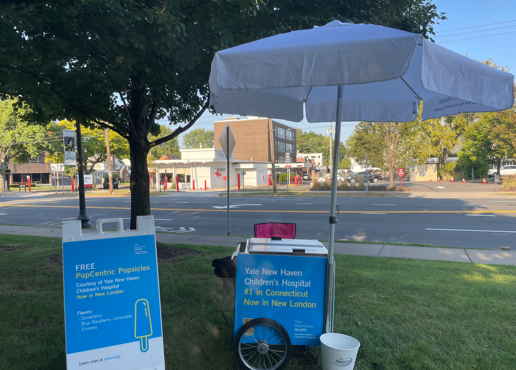 PopCentric cart offering free popsicles courtesy of Yale New Haven Children's Hospital in New London